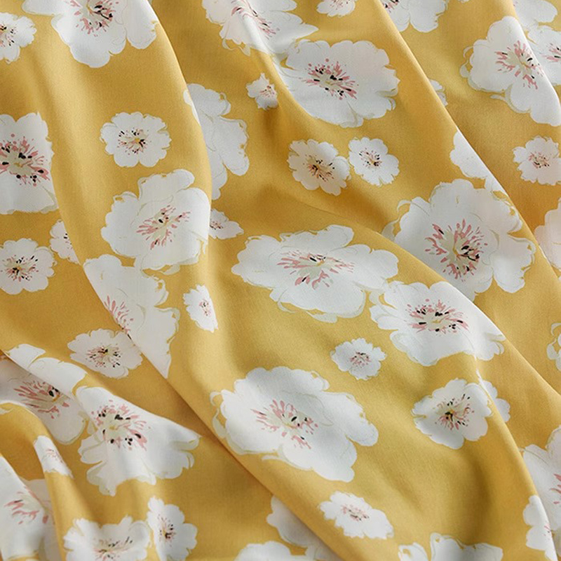 Soft Summer Yellow Clothing - الأبيض الأزهار المطبوعة على جميل الأصفر