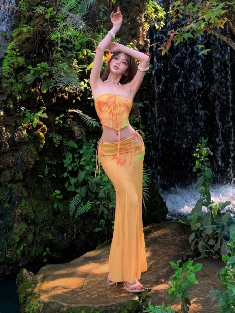 طقم توب أنبوبي وتنورة صفراء بن - مراجعة Soft Summer Yellow Clothing وسعره