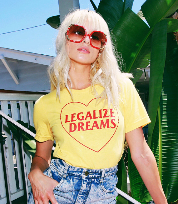 Skuggnas DREAMS تي شيرت ملابس  - مراجعة Soft Summer Yellow Clothing وسعره